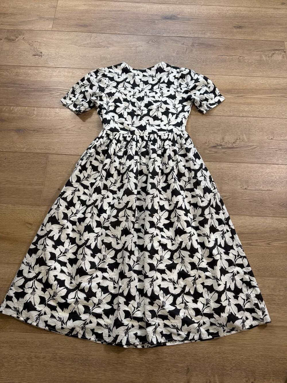 DownEast Black and White Floral Midi Dress - Picture 11 of 14